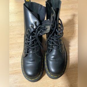 Dr Martens Jadon Flatform Chunky Boots